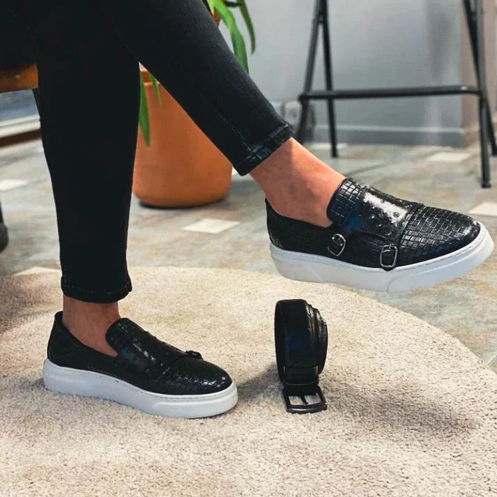 MODA DUO | Elegant Double Buckle Sneakers